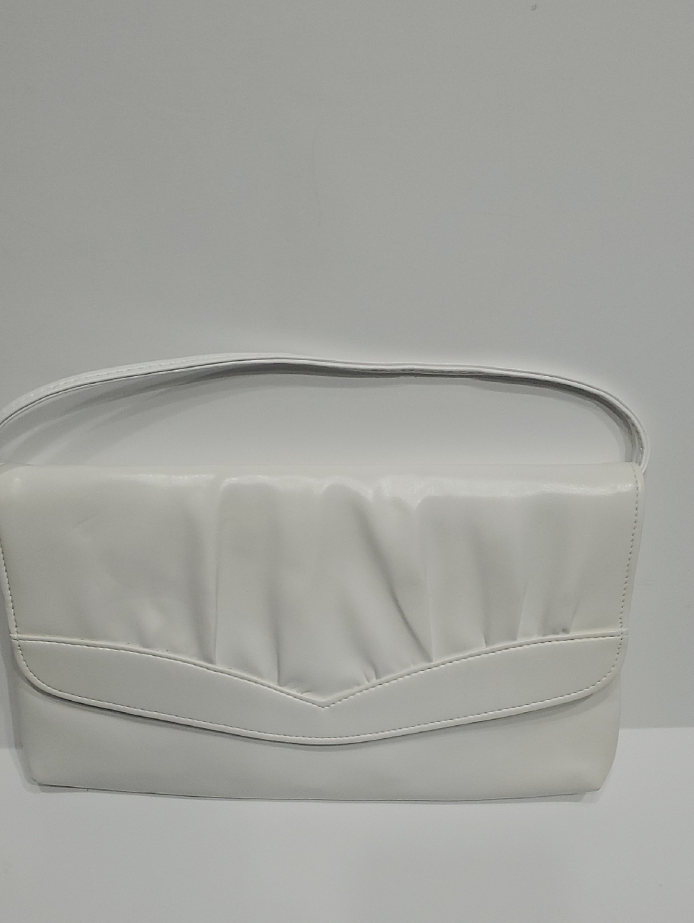 White Vintage Women's Shoulder Bag - Elegant Ruched Design